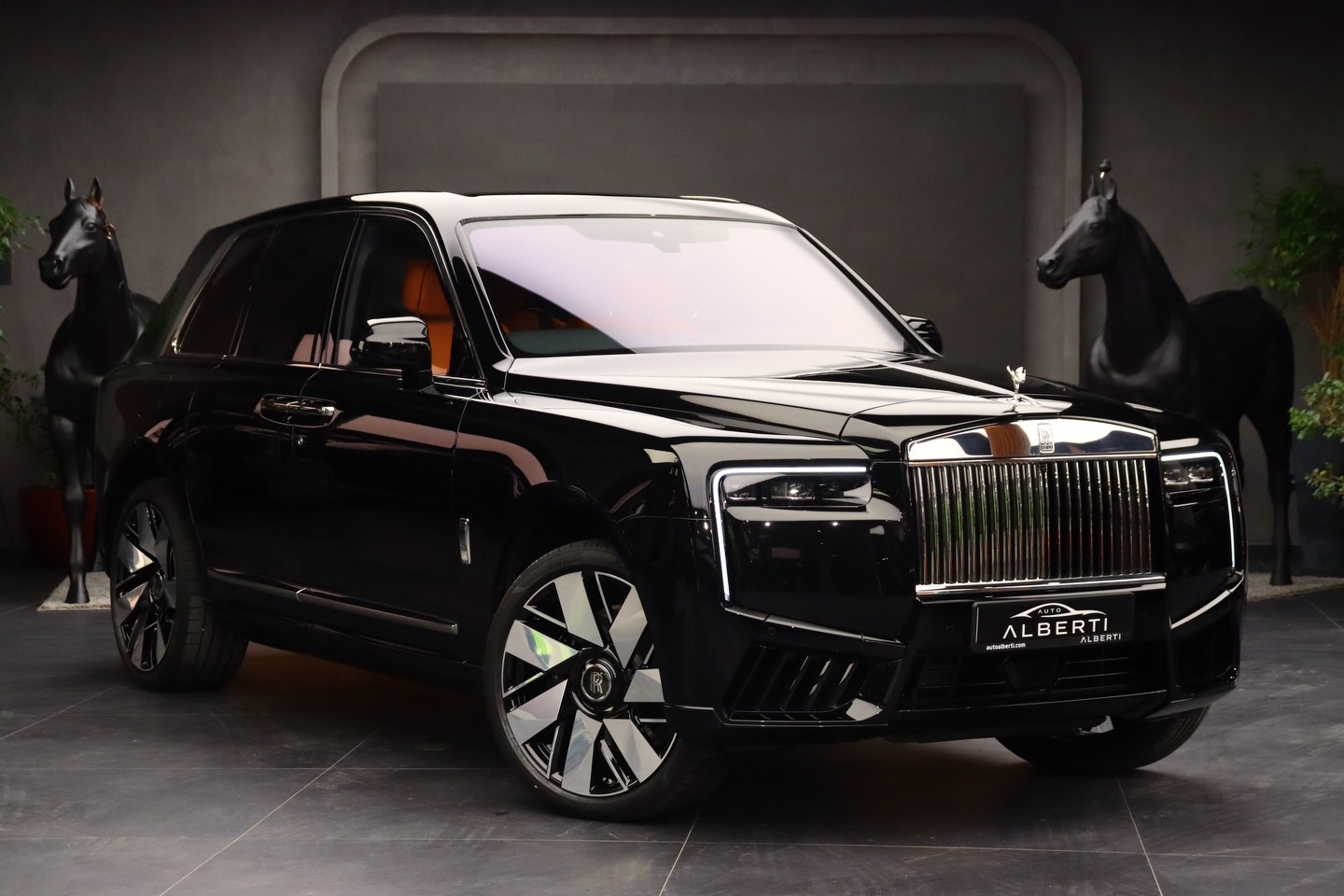 Rolls Royce Cullinan — rent a car Sarajevo