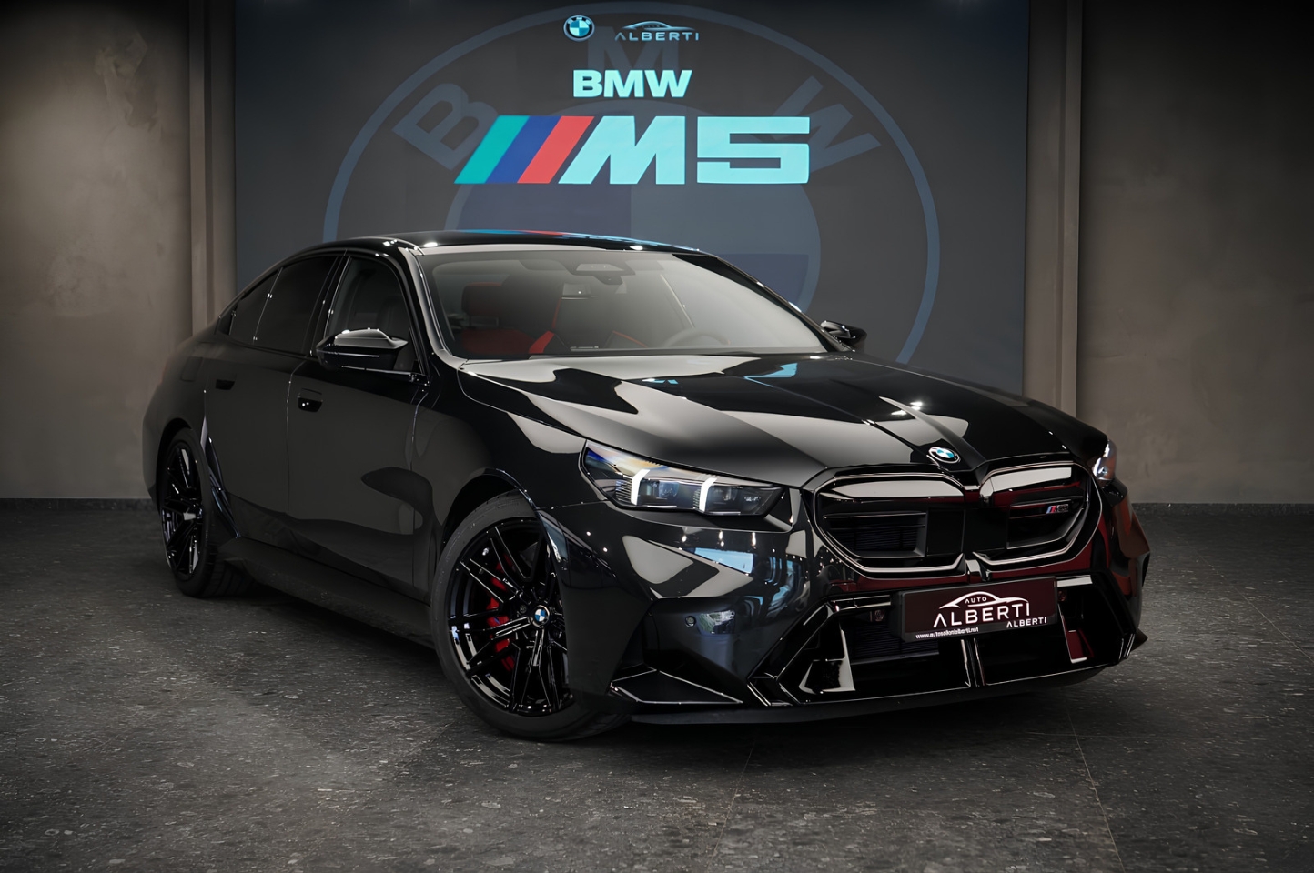 Bmw M5 — rent a car Sarajevo